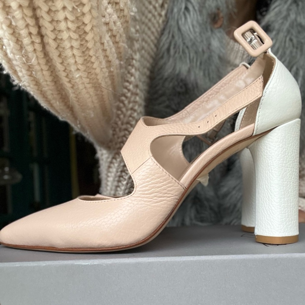 EMANUELA PASSERI PUMPS